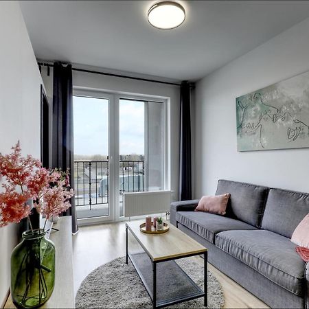 Star Cozy Apartment In A Modern Neighborhood 布拉迪斯拉发 外观 照片